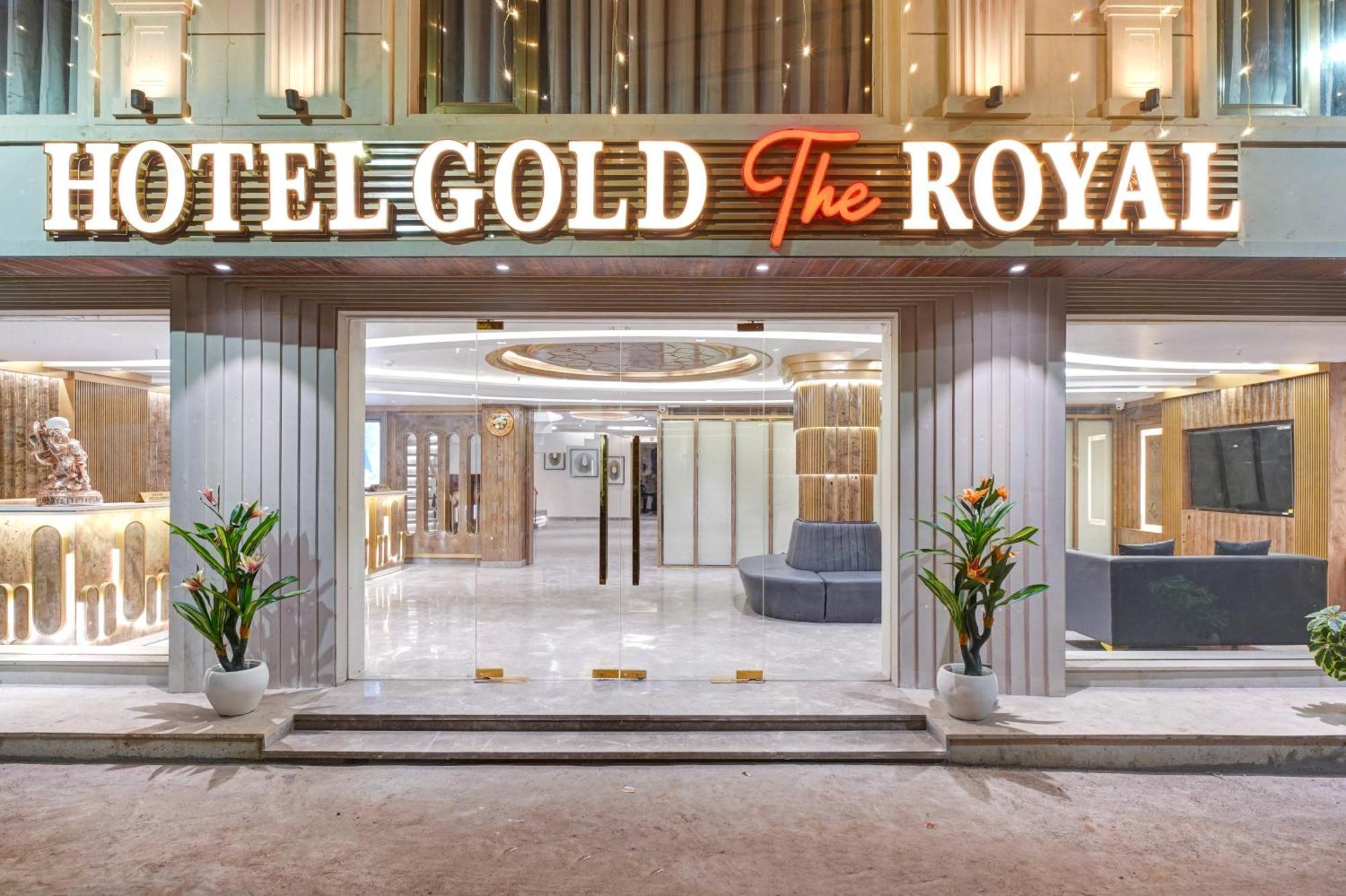 Newly Built Gold The Royal With Rooftop Restaurant - 2Mins Walk From New Delhi Rail Station & 5Mins From Connaught Place Dış mekan fotoğraf