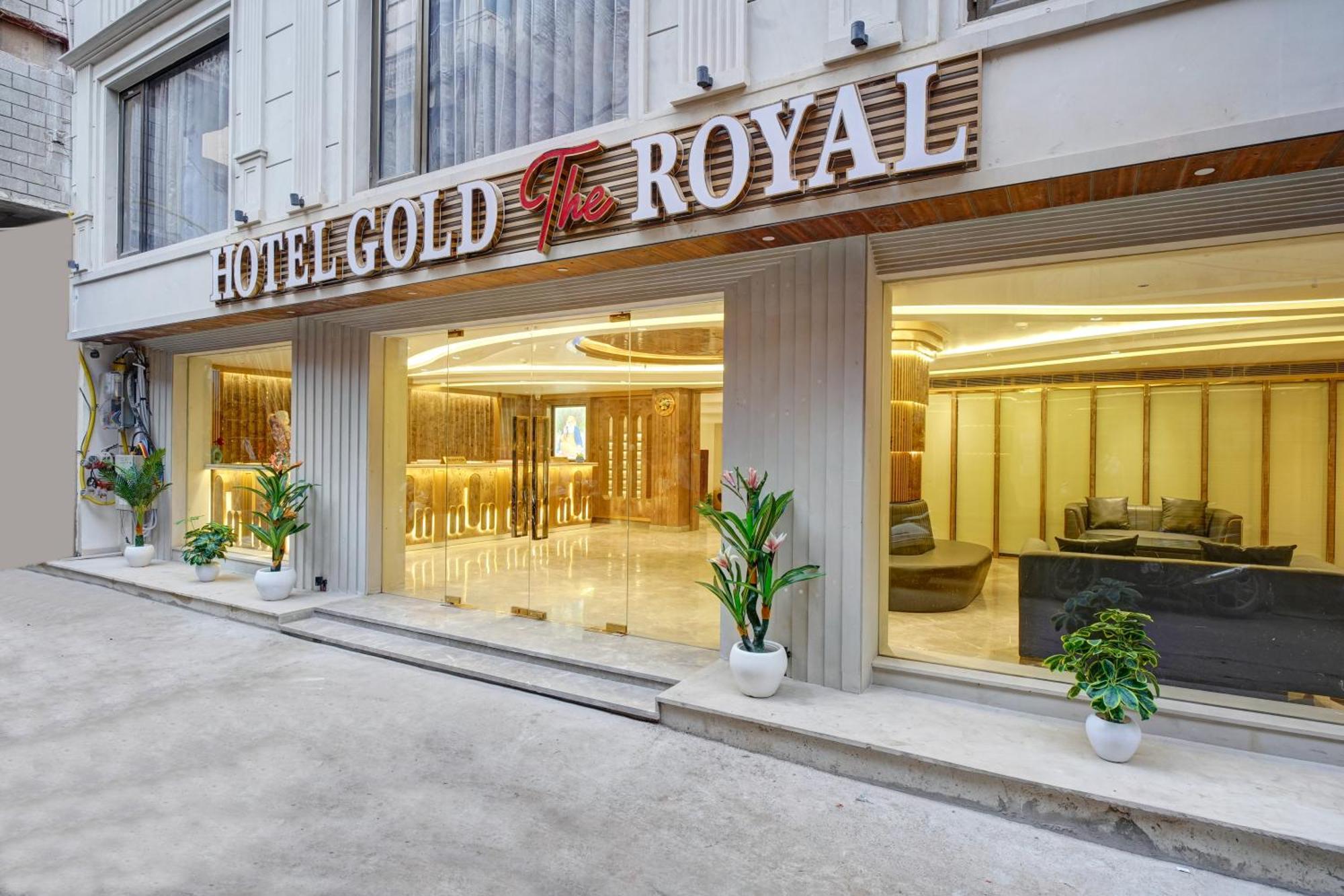 Newly Built Gold The Royal With Rooftop Restaurant - 2Mins Walk From New Delhi Rail Station & 5Mins From Connaught Place Dış mekan fotoğraf